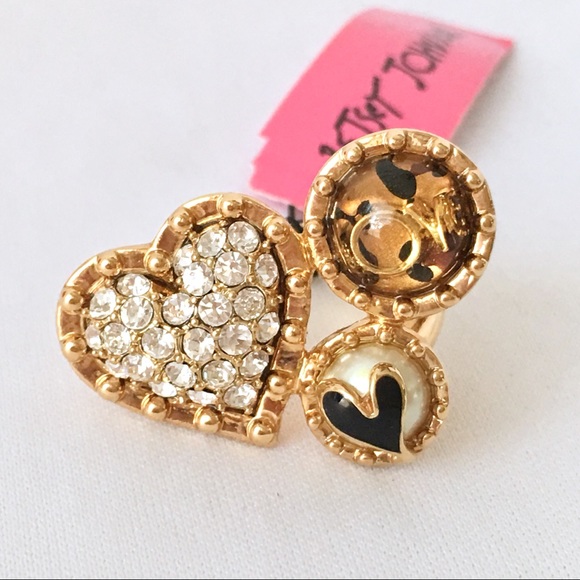 Betsey Johnson Hearts LOVE Ring NWT/Box - Retired - Picture 2 of 6